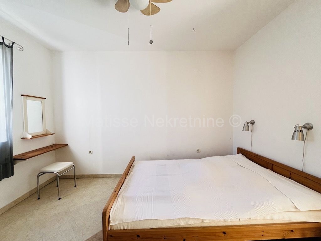 Ližnjan - Bellissimo appartamento con terrazza e giardino, immerso nel verde