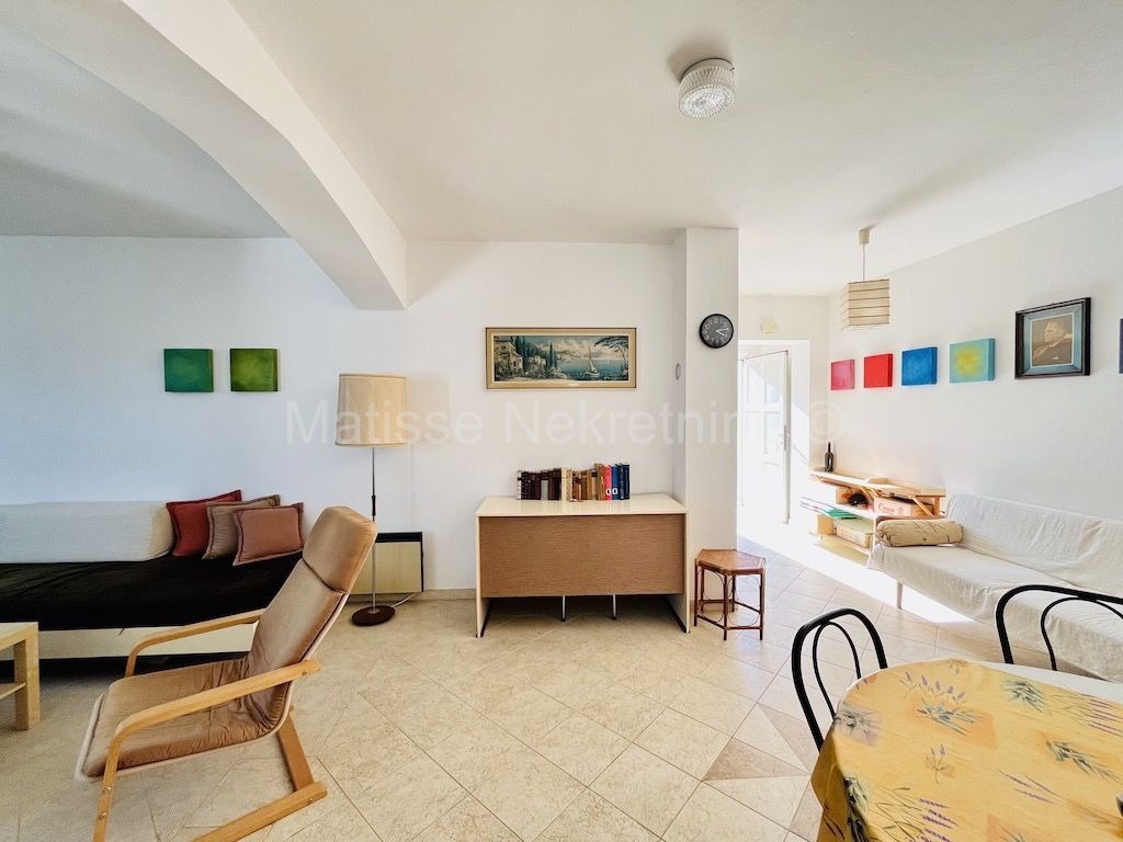 Ližnjan - Bellissimo appartamento con terrazza e giardino, immerso nel verde