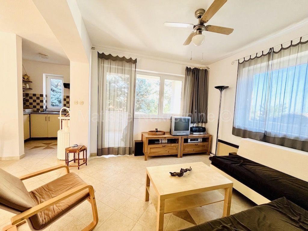 Ližnjan - Bellissimo appartamento con terrazza e giardino, immerso nel verde