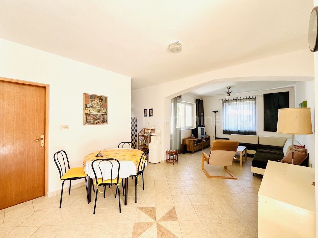 Ližnjan - Bellissimo appartamento con terrazza e giardino, immerso nel verde