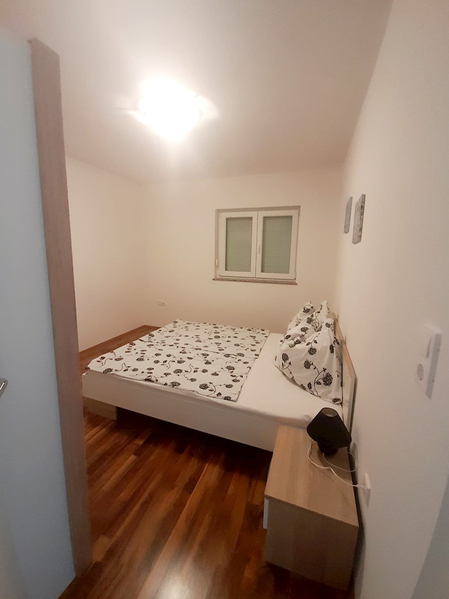 Peroj - Appartamento arredato con spaziosa mansarda