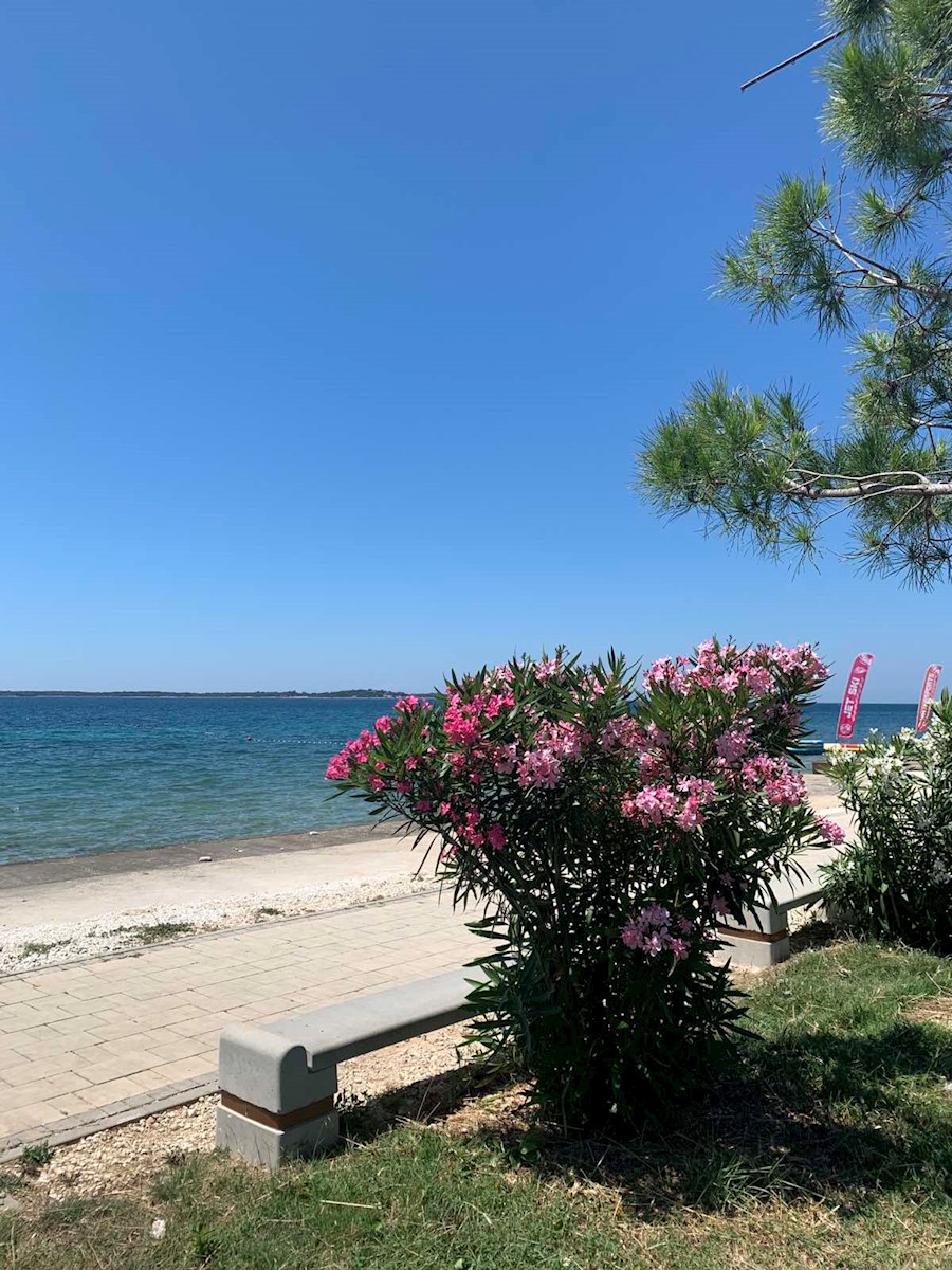 Peroj - Appartamento arredato con spaziosa mansarda