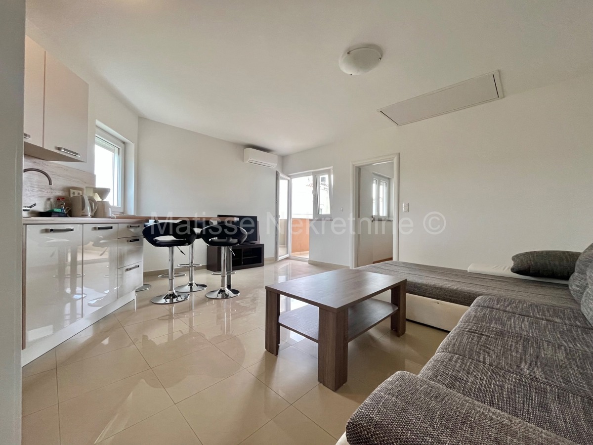 Peroj - Appartamento arredato con spaziosa mansarda