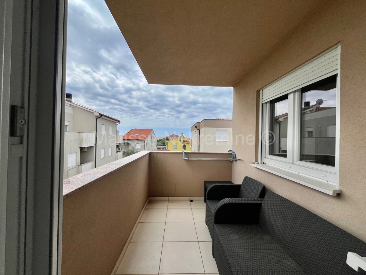 Peroj - Appartamento arredato con spaziosa mansarda