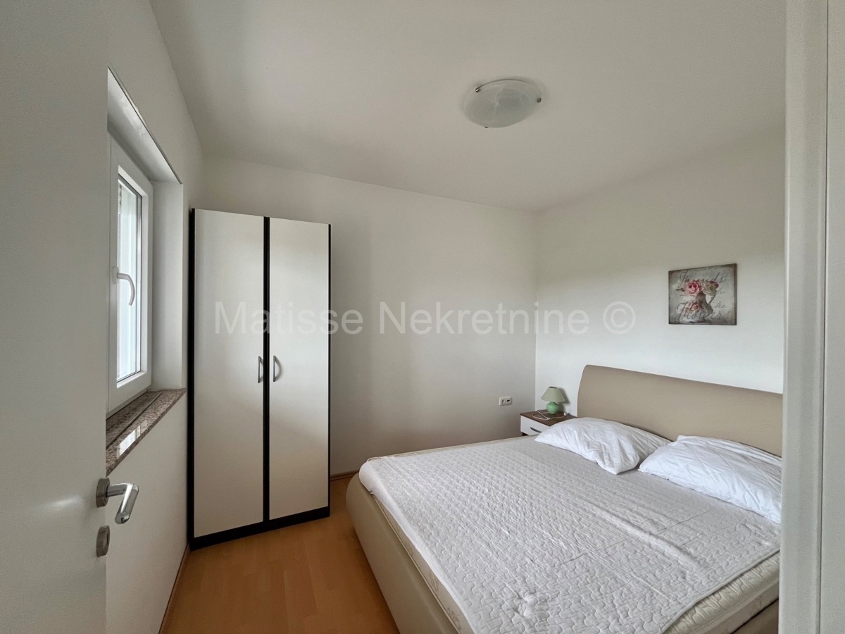 Peroj - Appartamento arredato con spaziosa mansarda