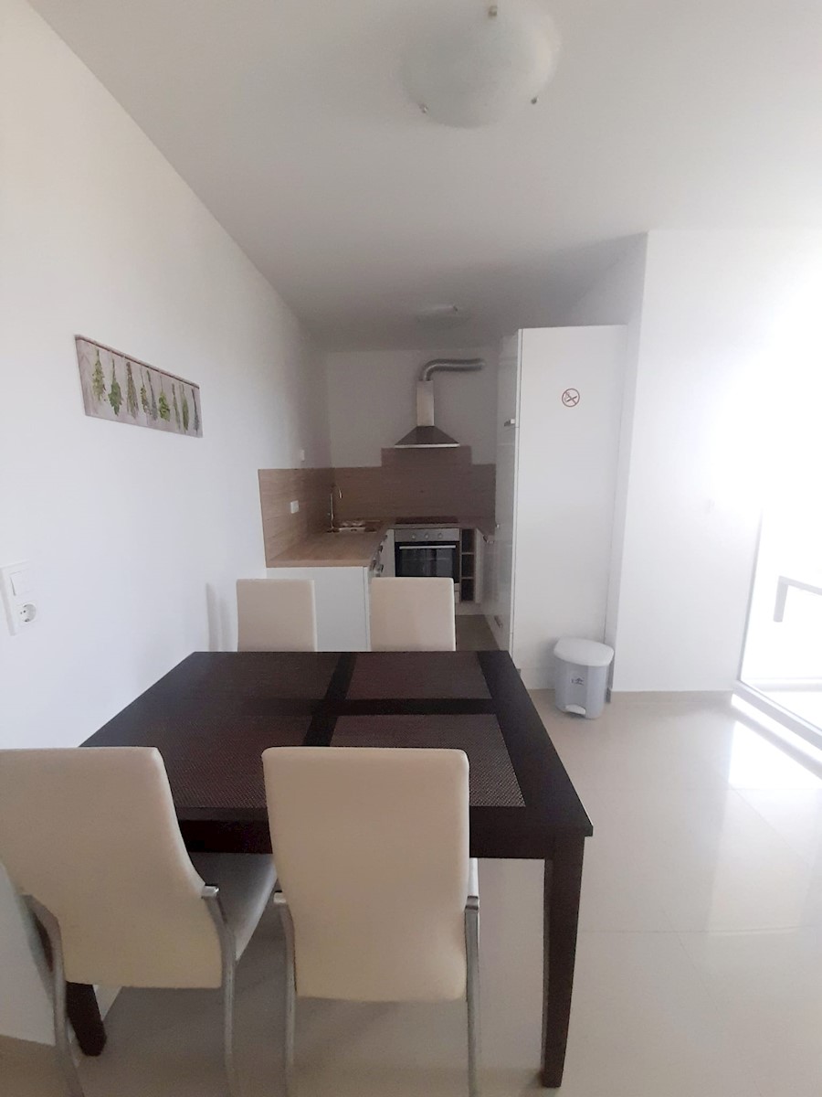 Peroj - Appartamento arredato con spaziosa mansarda