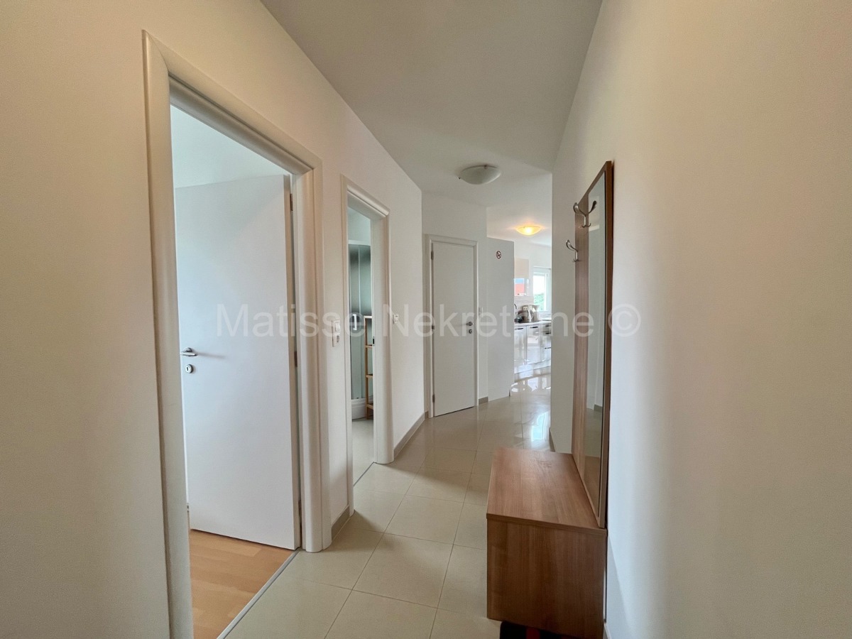 Peroj - Appartamento arredato con spaziosa mansarda