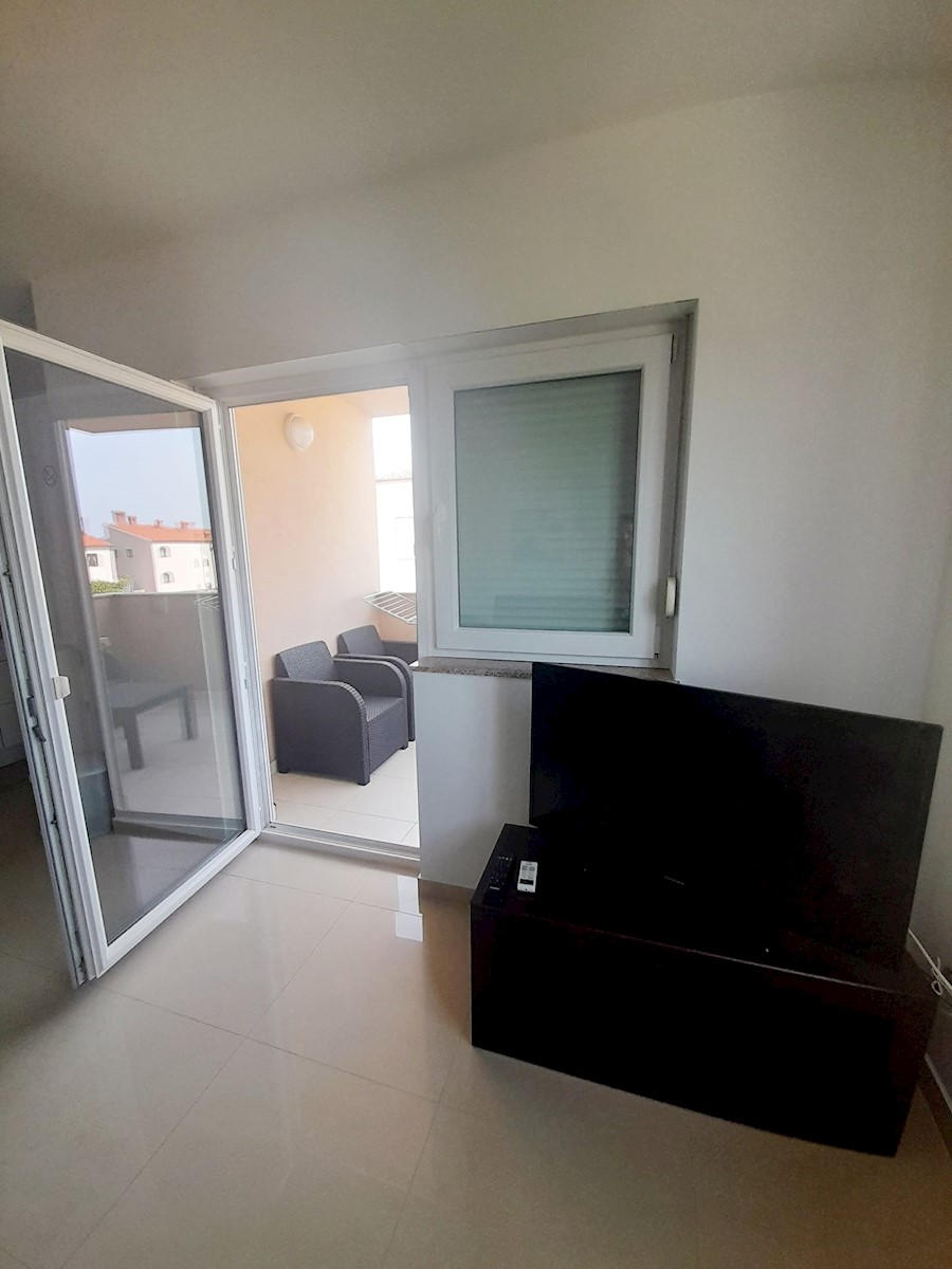 Peroj - Appartamento arredato con spaziosa mansarda