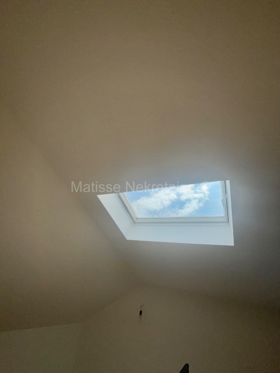 Peroj - Appartamento arredato con spaziosa mansarda