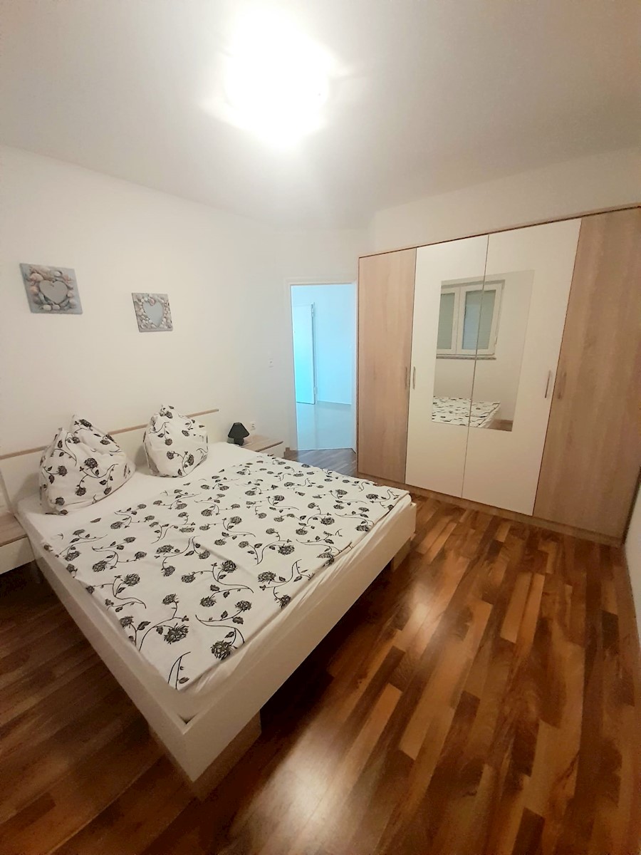 Peroj - Appartamento arredato con spaziosa mansarda