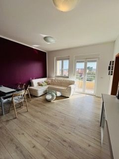 Ližnjan - 3 bedroom apartment with seaview!