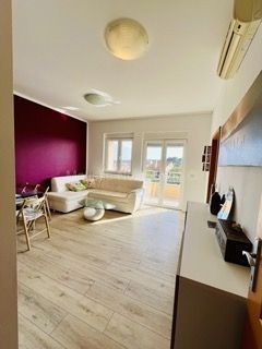 Ližnjan - 3 bedroom apartment with seaview!