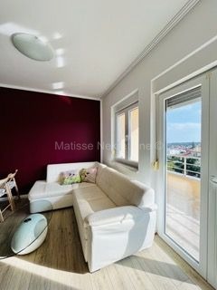 Ližnjan - 3 bedroom apartment with seaview!