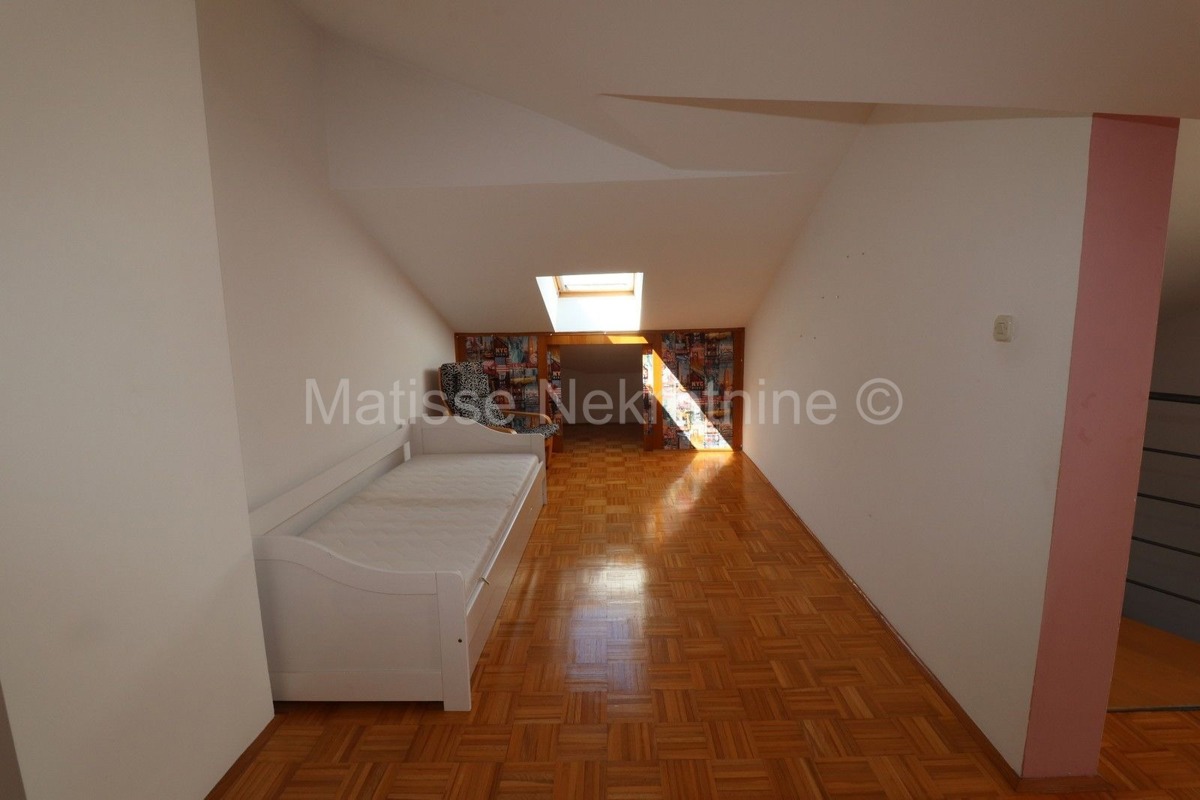 Umag - Appartamento su due livelli a 200m dal mare!