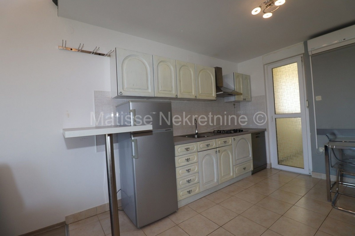 Umag - Appartamento su due livelli a 200m dal mare!