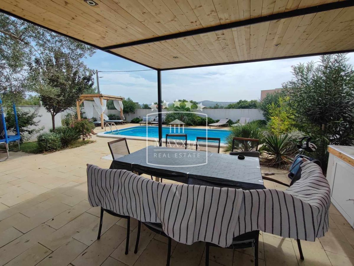 Casa Posedarje, 280m2