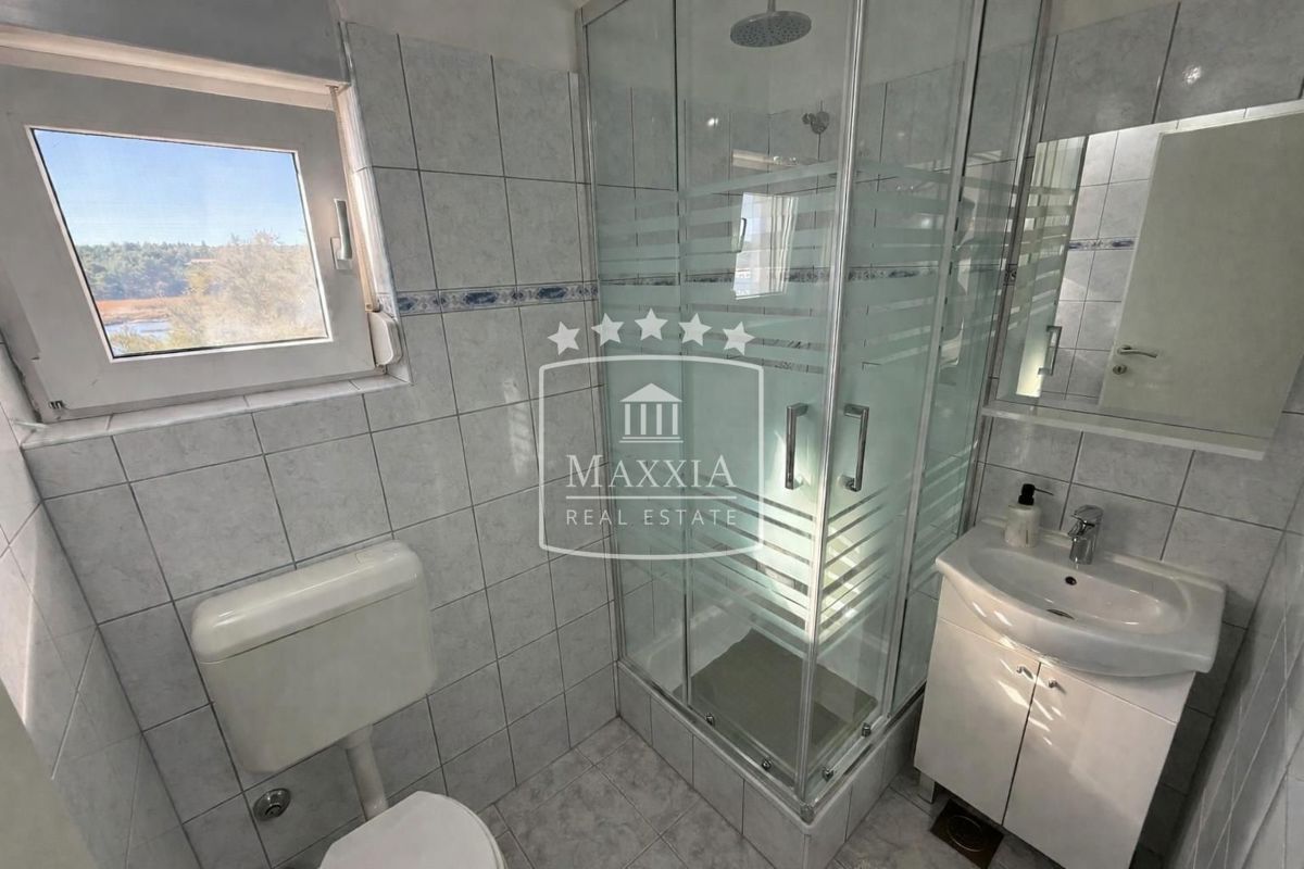 Casa Posedarje, 192m2