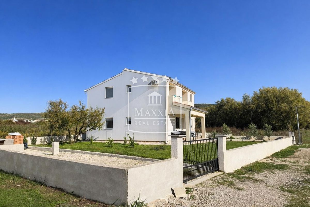 Casa Posedarje, 192m2