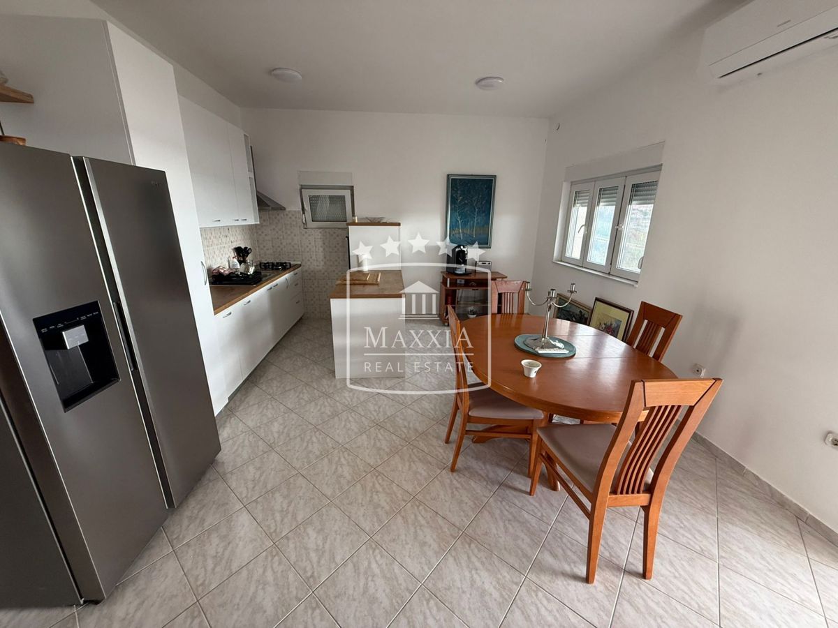 Casa Posedarje, 192m2