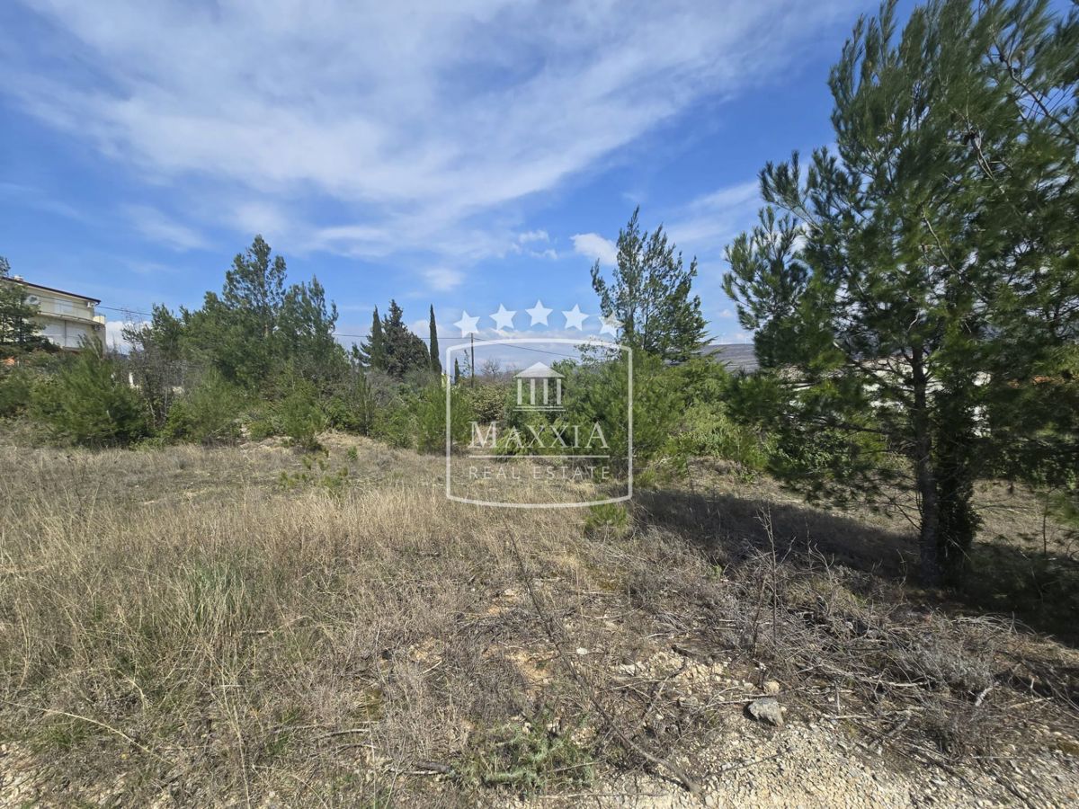 Zara - Pridraga - terreno edificabile 440m2! Posizione tranquilla! 68200EUR