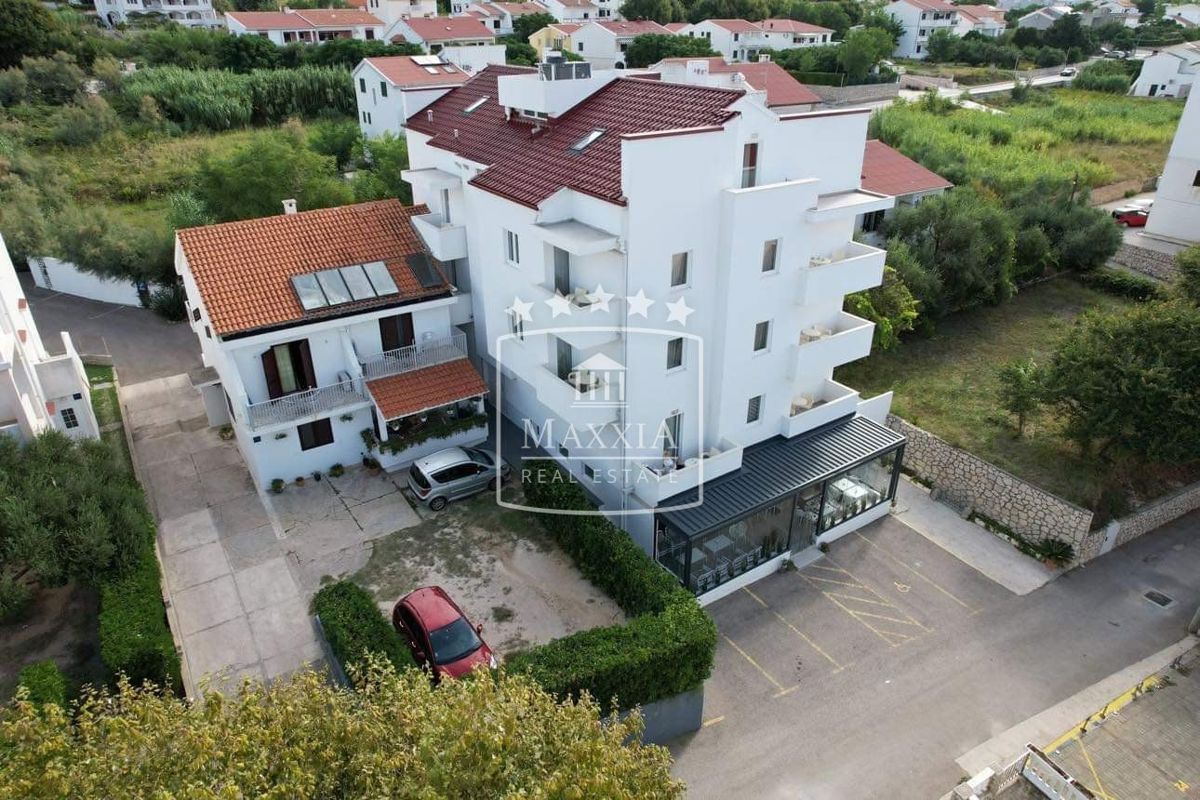 Albergo Pag, 1.200m2