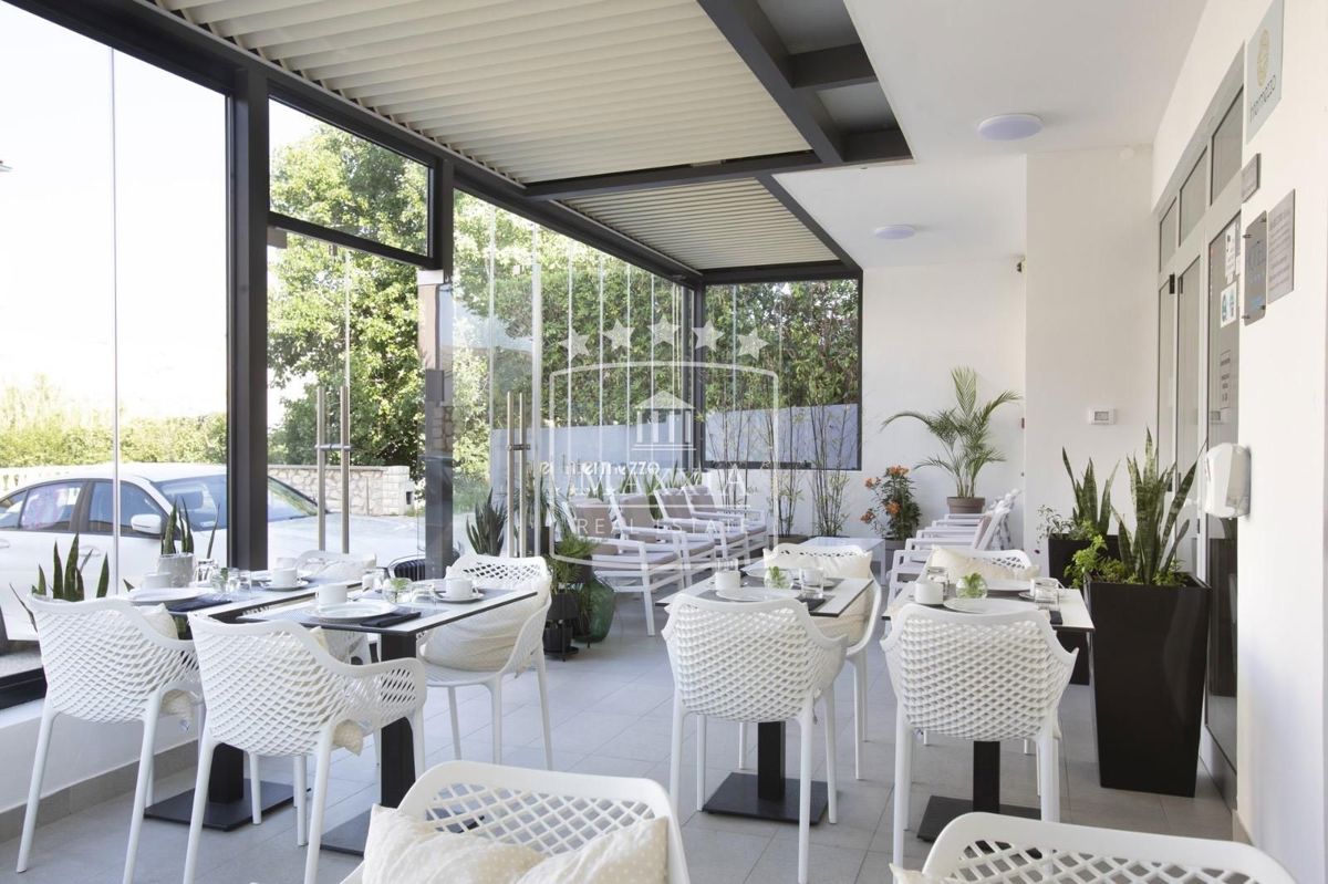 Albergo Pag, 1.200m2