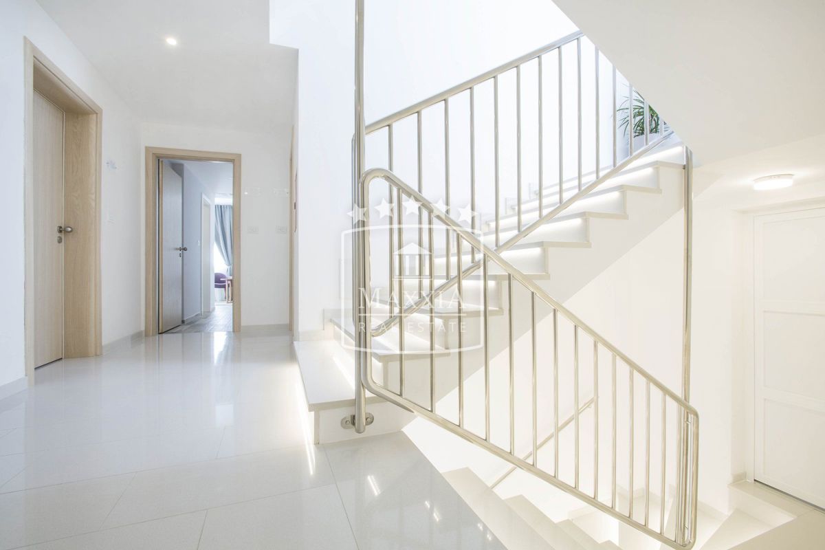 Albergo Pag, 1.200m2