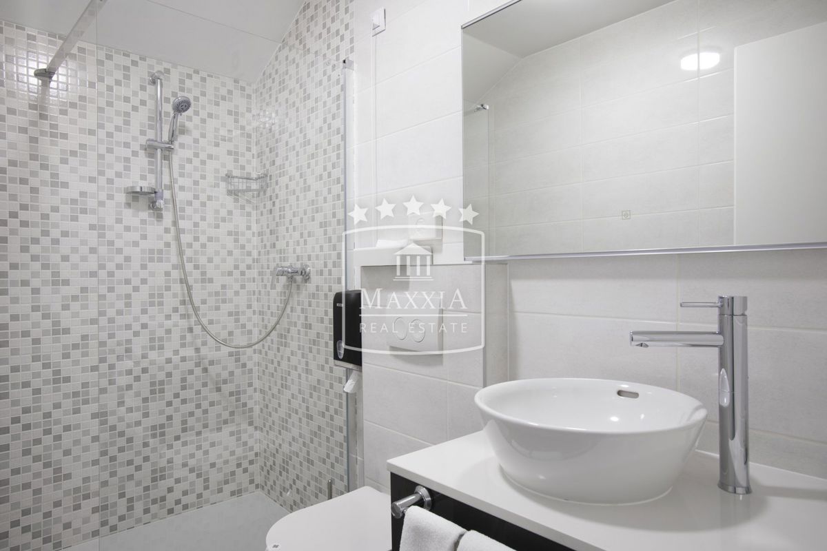 Albergo Pag, 1.200m2