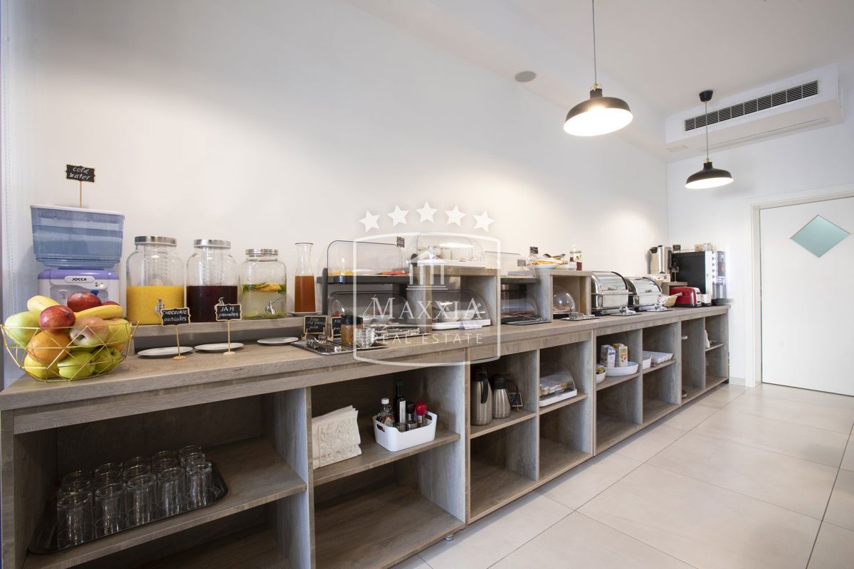 Albergo Pag, 1.200m2