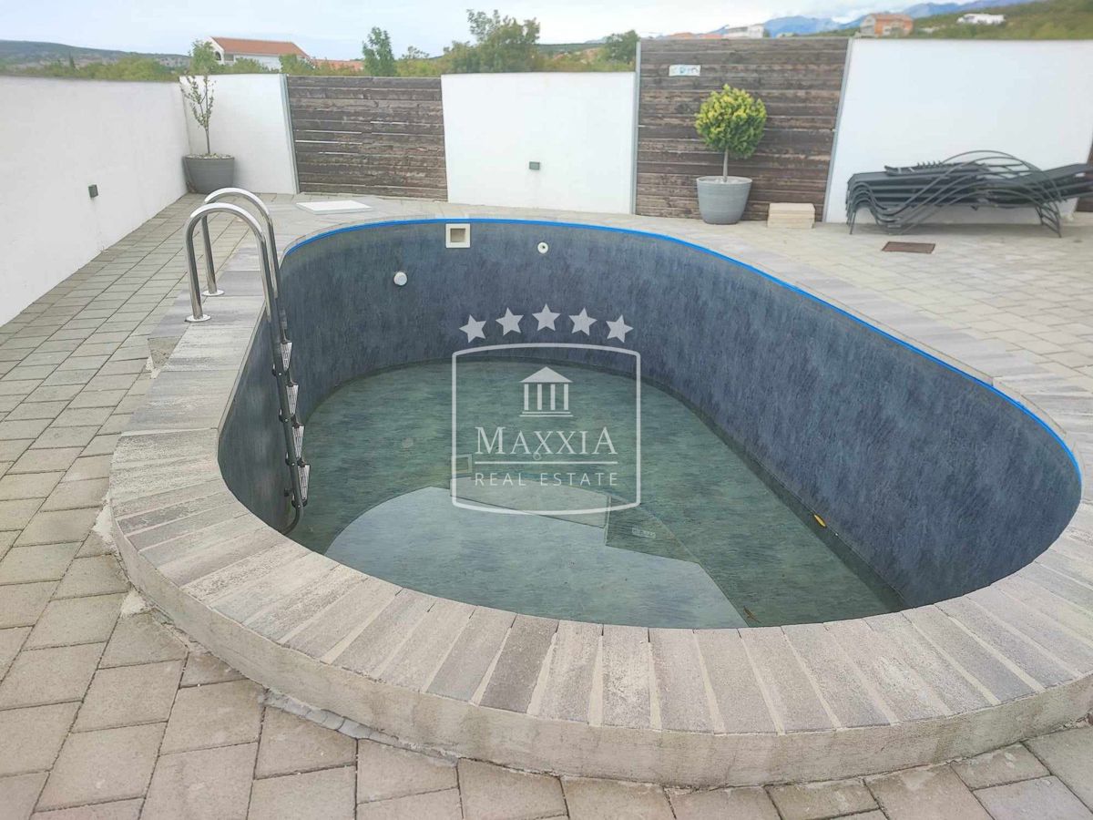 Casa Maslenica, Jasenice, 82m2