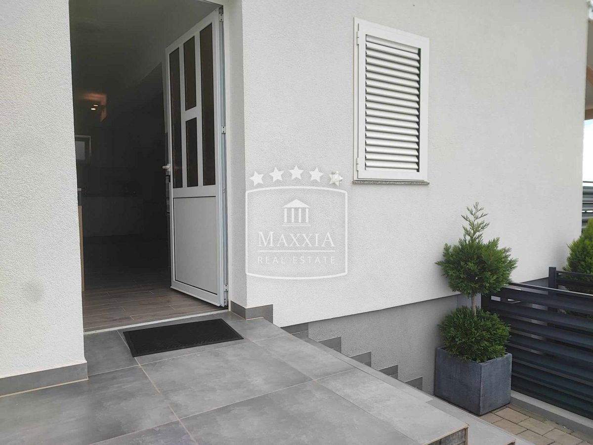 Casa Maslenica, Jasenice, 82m2