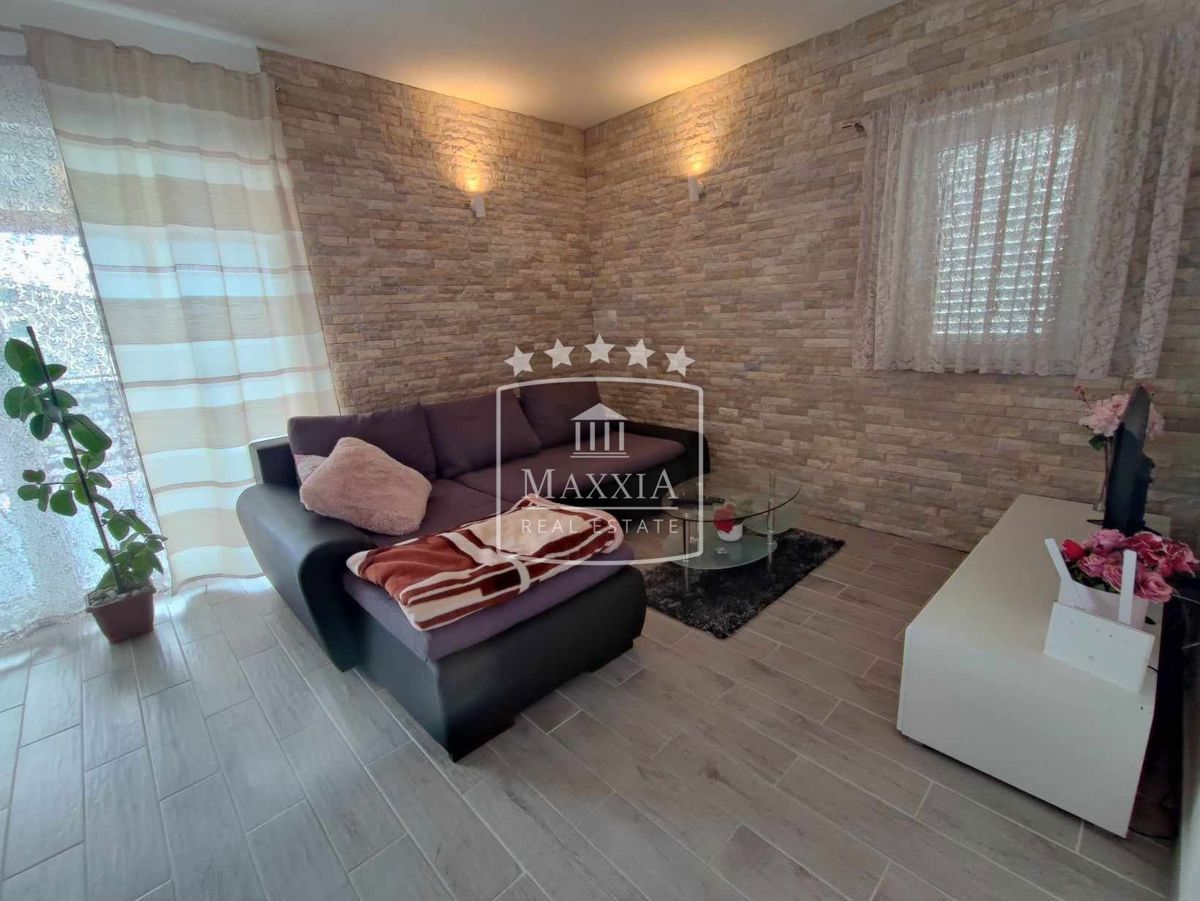 Casa Maslenica, Jasenice, 82m2