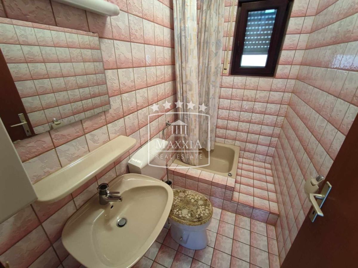 Casa Seline, Starigrad, 445,80m2