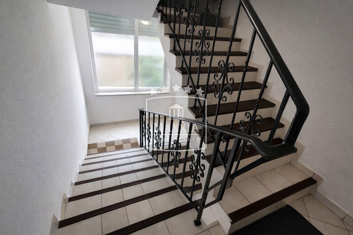 Casa Seline, Starigrad, 445,80m2