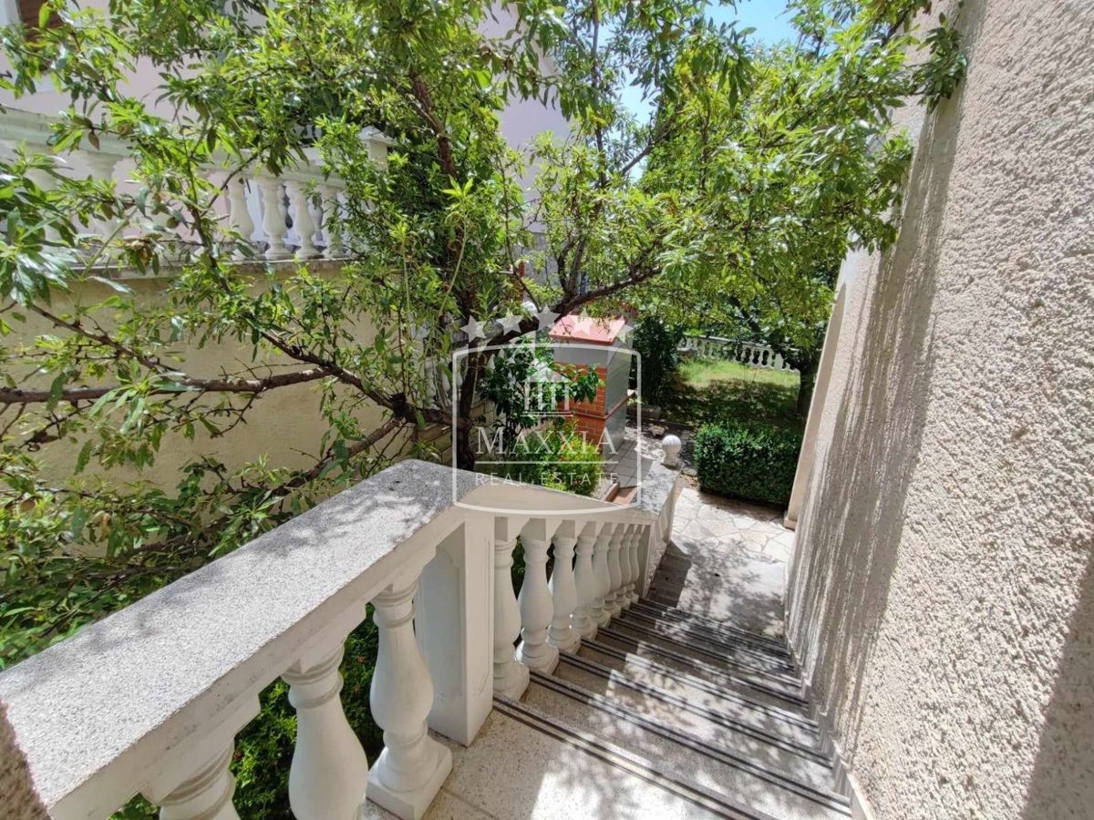 Casa Seline, Starigrad, 445,80m2