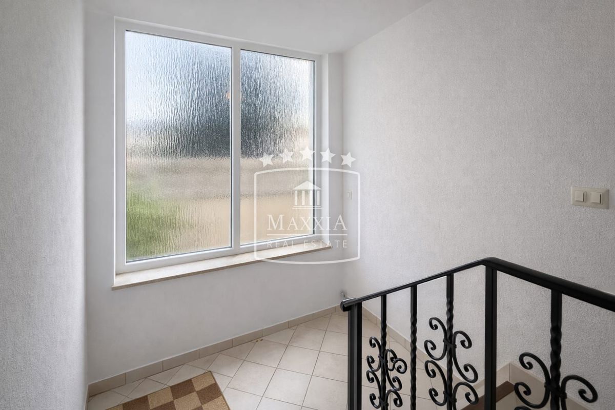 Casa Seline, Starigrad, 445,80m2