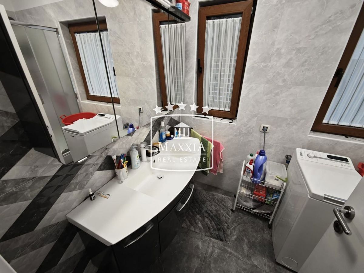 Casa Tribanj, Starigrad, 136m2