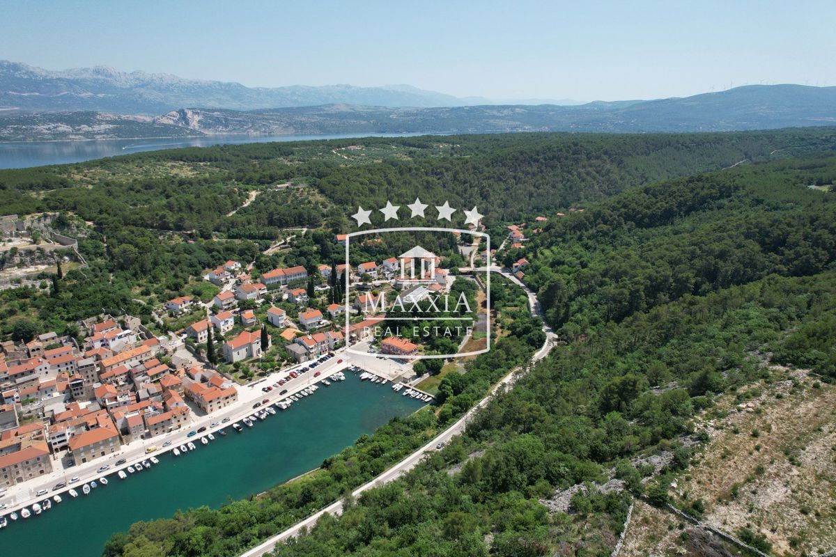 Terreno Novigrad, 2.376m2