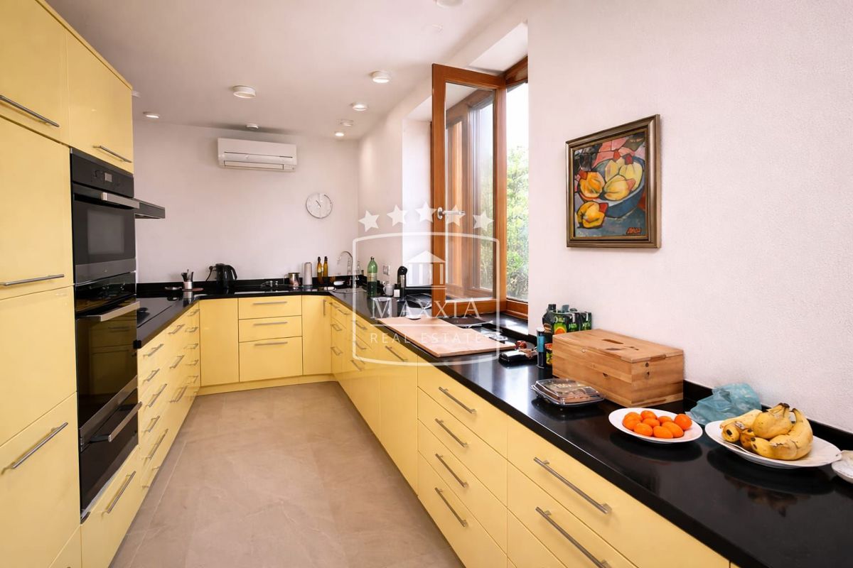 Casa Poljana, Preko, 363,87m2