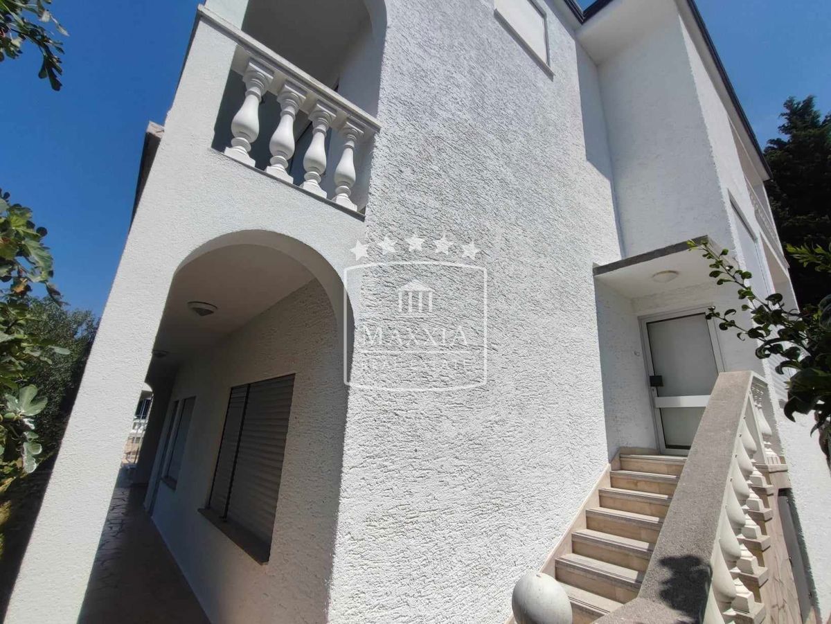 Casa Starigrad, 445,80m2
