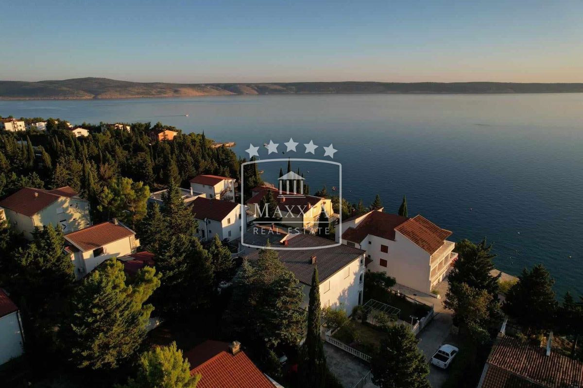Casa Starigrad, 445,80m2
