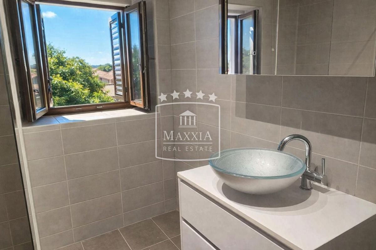 Casa Tribanj, Starigrad, 112m2