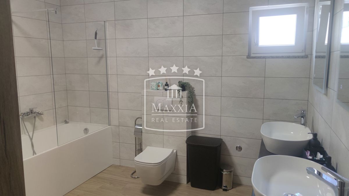 Casa Seline, Starigrad, 335m2