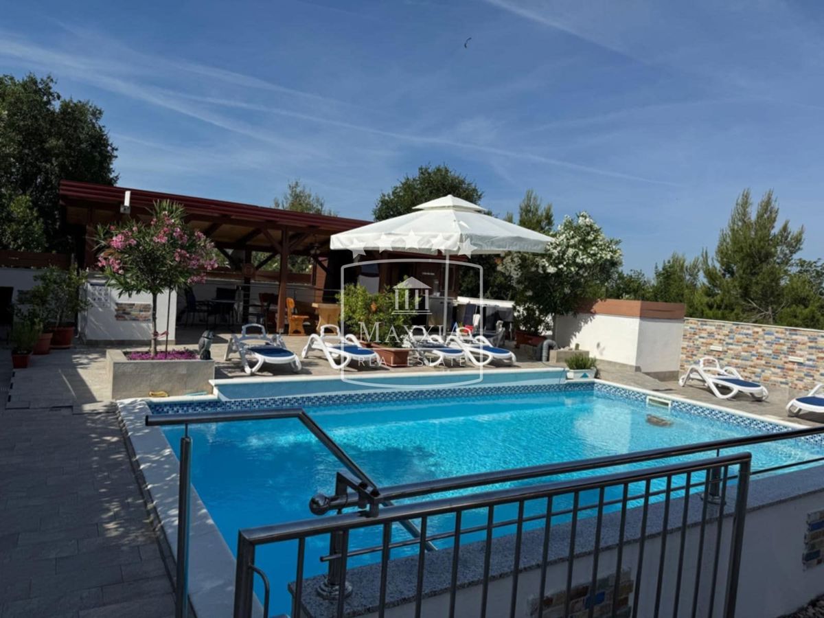 Casa Seline, Starigrad, 350m2