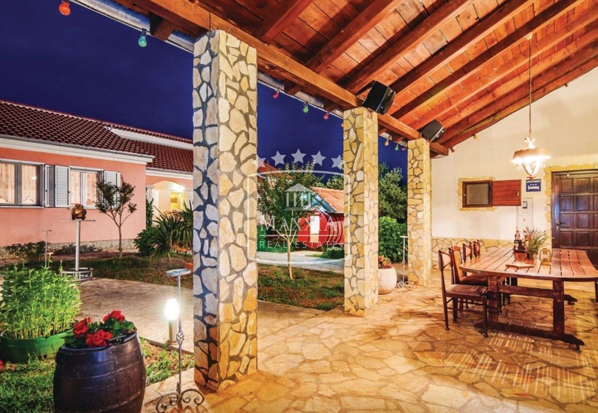 Casa Murvica, Poličnik, 331m2