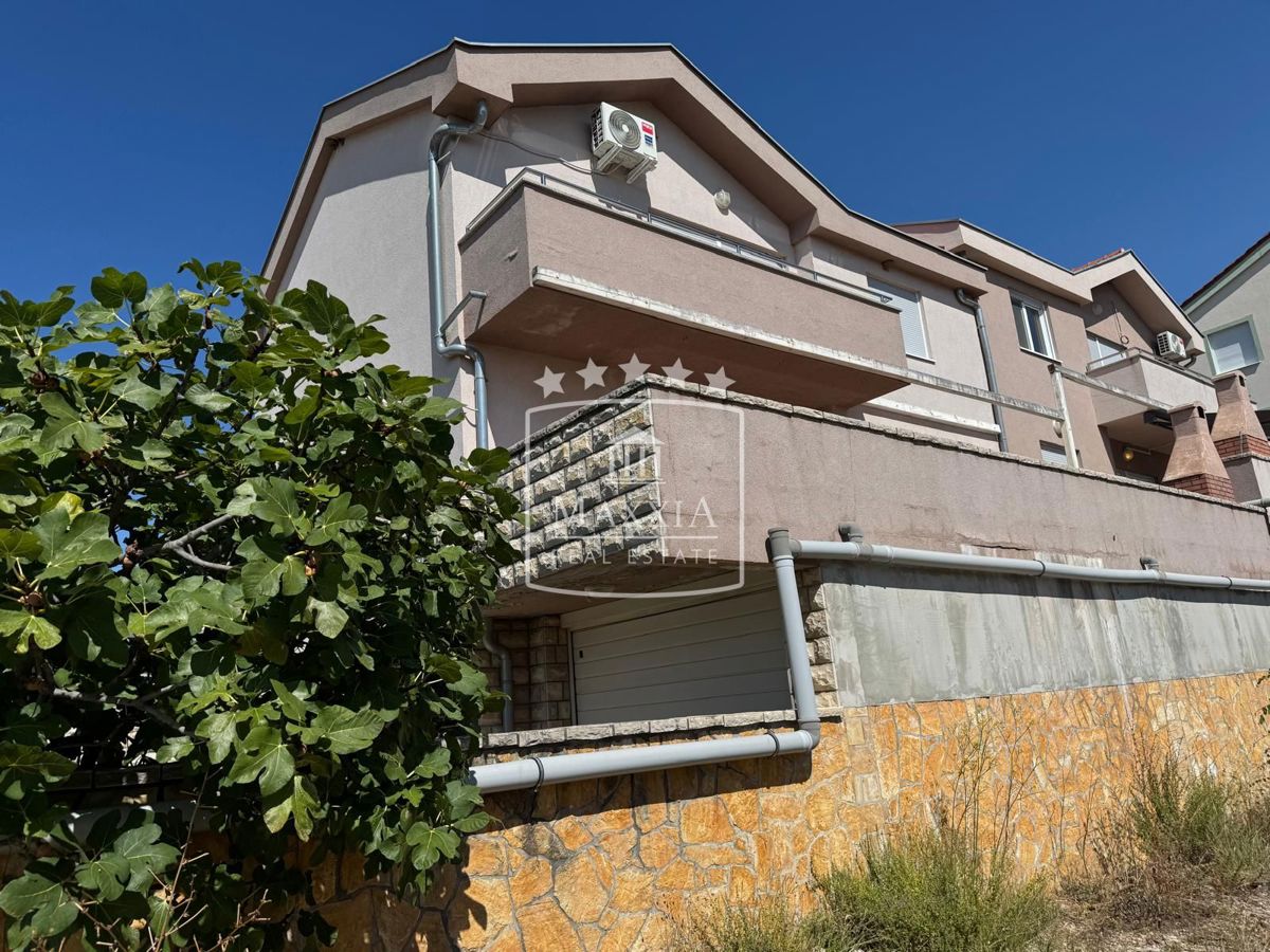 Casa Maslenica, Jasenice, 238,60m2