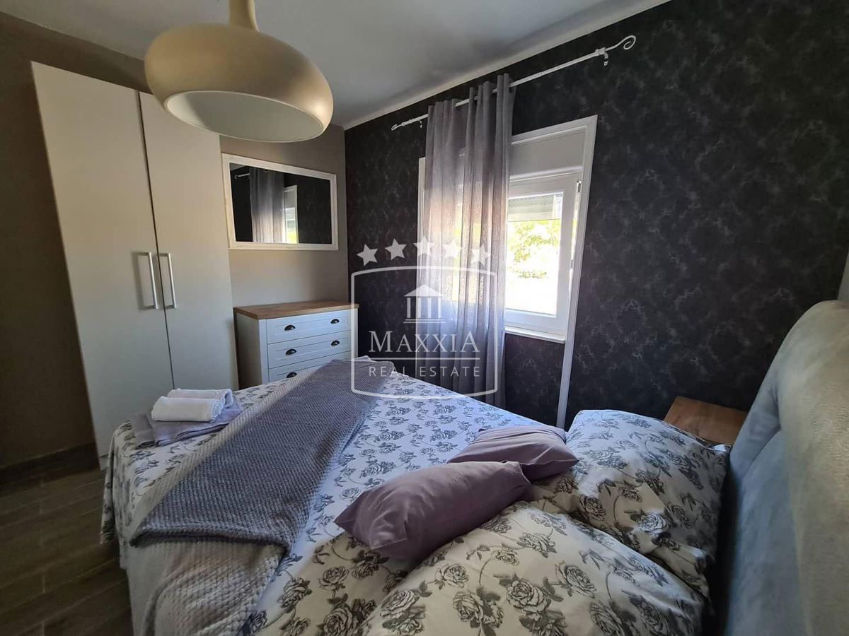 Privlaka – MAXXIA EXCLUSIVE – Oasi Mediterranea a 40 m dal Mare con Due Appartamenti!