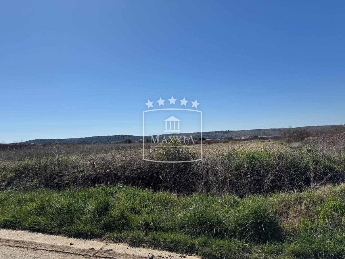 Terreno Ljubač, Ražanac, 2.000m2