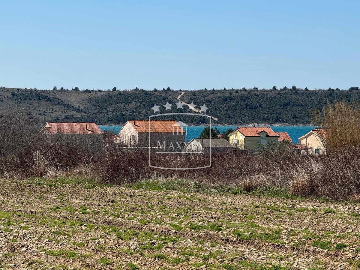 Terreno Ljubač, Ražanac, 2.000m2