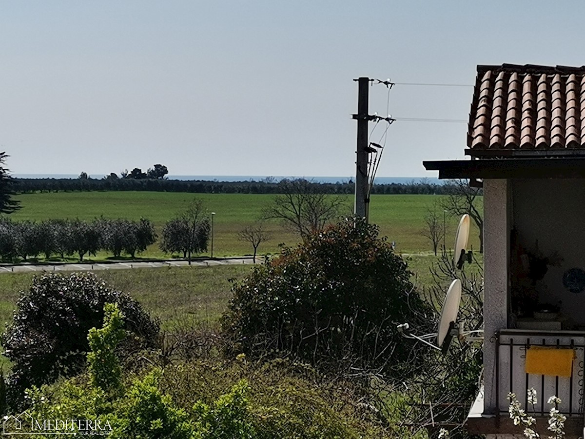 Spazioso appartamento con vista mare, posizione eccellente, Cittanova, Istria